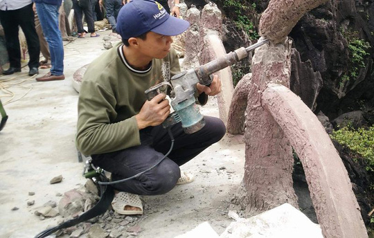 Cận cảnh tháo dỡ công trình trái phép xuyên vùng lõi danh thắng Tràng An